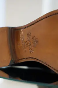 Lakierki męskie Berwick 3053-K1