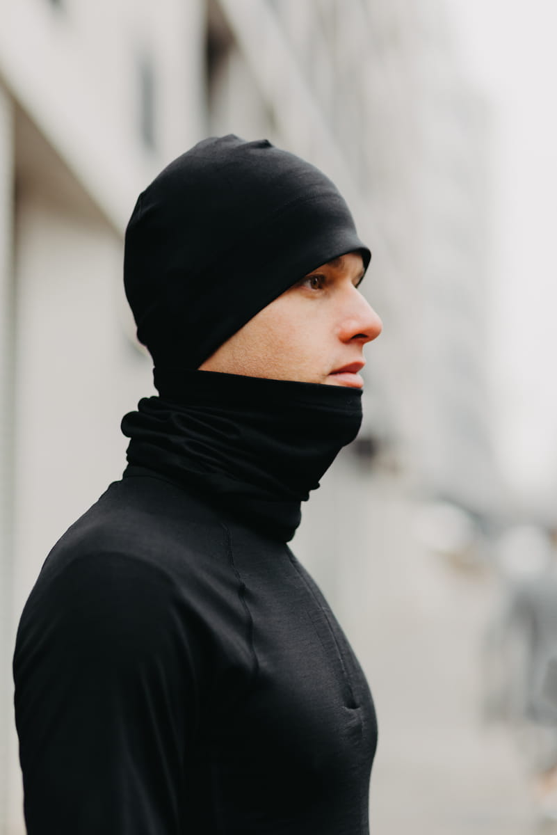 Komin sportowy z wełny merino, czarny